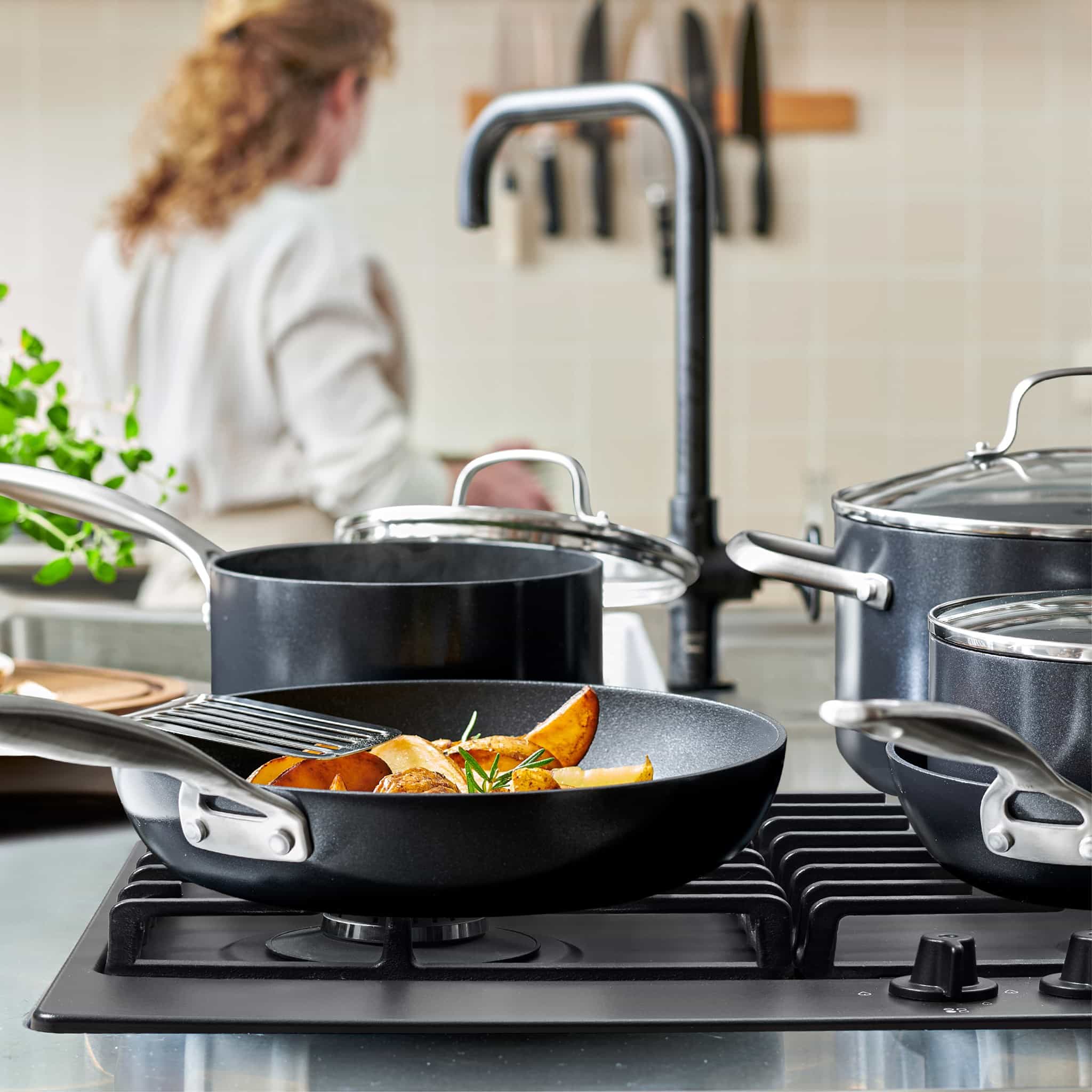 GreenPan vs Caraway: A Comprehensive Comparison of Non-Stick Cookware