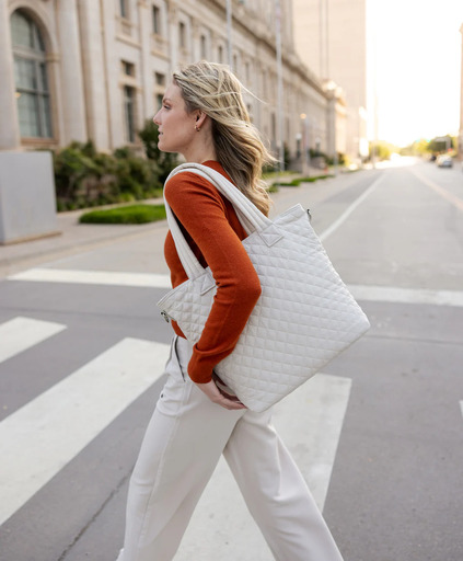 Simple Modern Harper Tote Review: Designed for Your On-the-Go Lifestyle